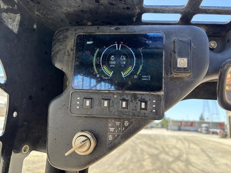 2022-asv-rt40-skid-steer-track-loader-image-24
