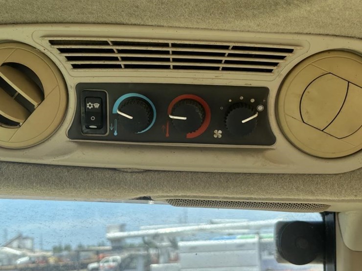 john-deere-5220-image-47