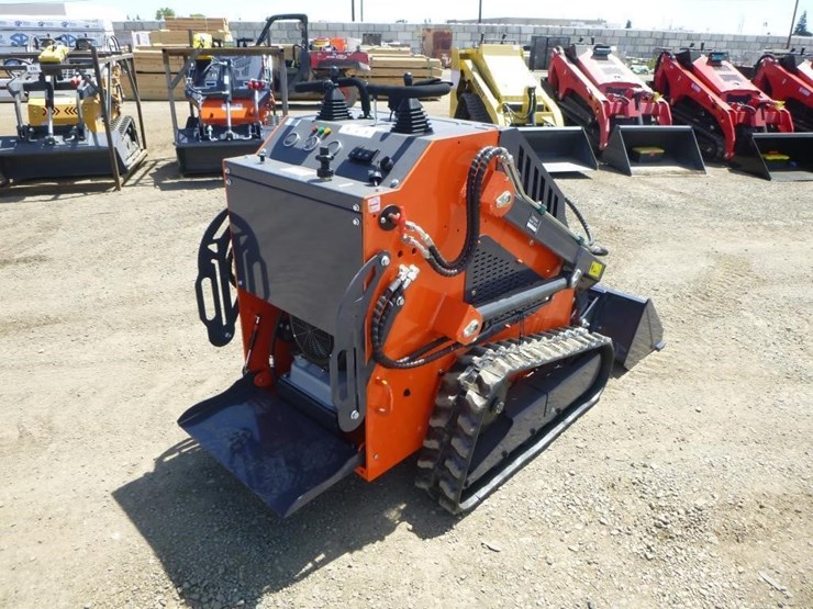 2026-tpm-t460-skid-steer-track-loader-image-3