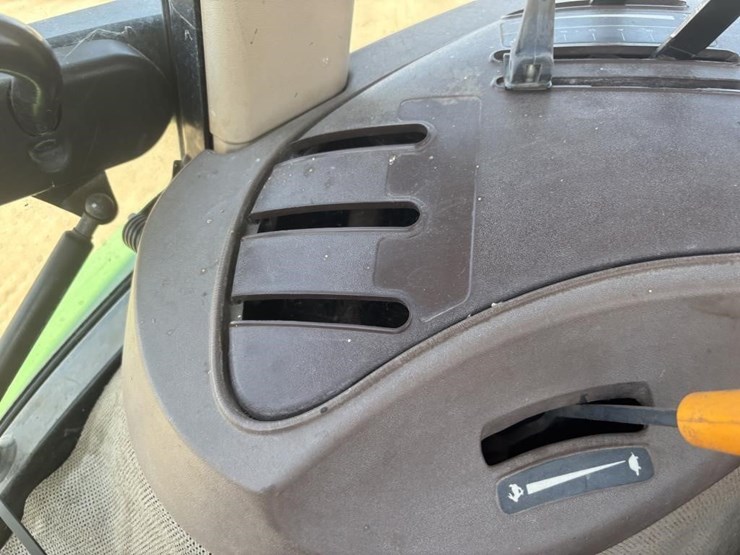 john-deere-5220-image-44