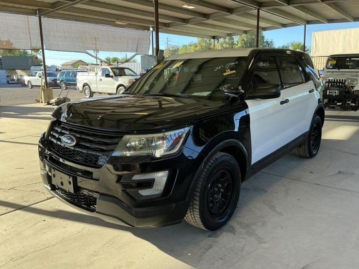 2017-ford-explorer-image-4