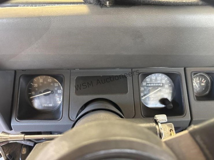 1988-jeep-wrangler-image-18