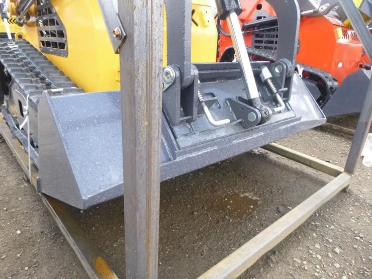 2026-zjg-zj-380-skid-steer-track-loader-image-8