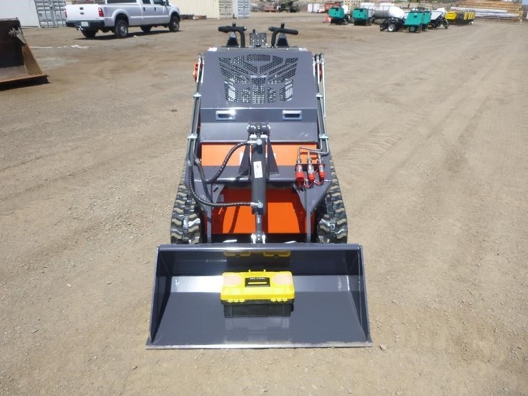 2026-tpm-t460-skid-steer-track-loader-image-5