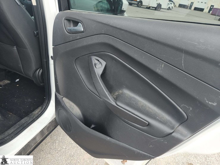 2017-ford-escape-image-23