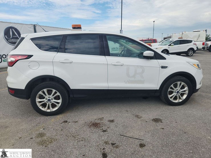 2017-ford-escape-image-8