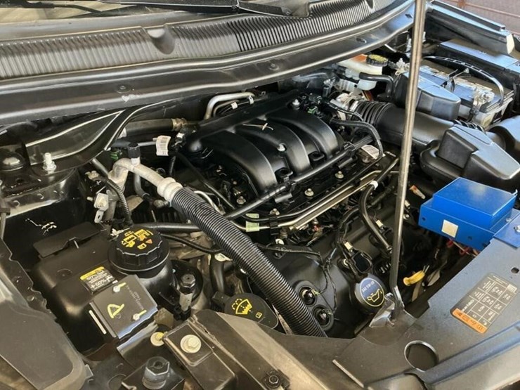 2017-ford-explorer-image-13