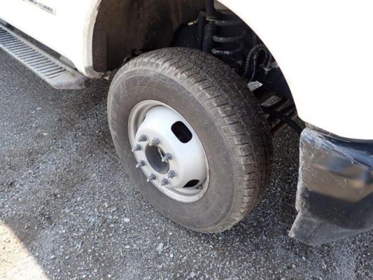 2019-ford-f350-xl-image-44