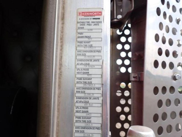 2012-kenworth-t800-image-11