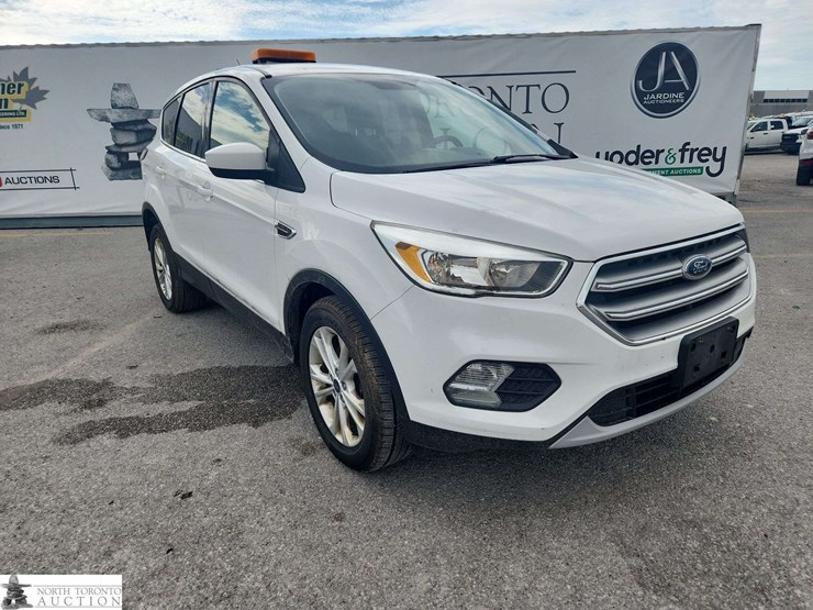 2017-ford-escape-image-1