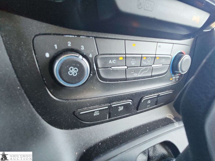 2022-ford-transit-connect-image-23