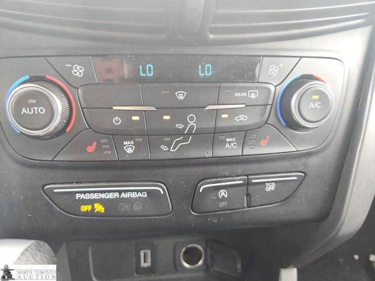 2017-ford-escape-image-32