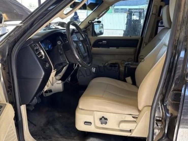 2015-ford-expedition-image-23