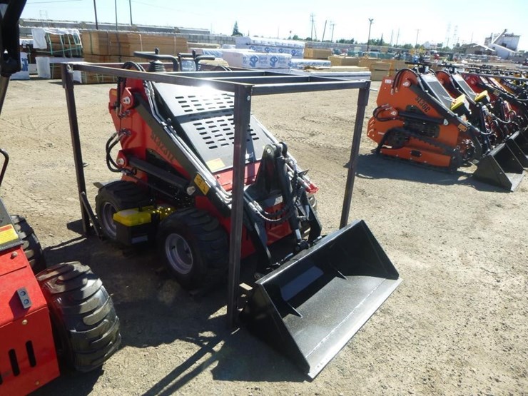 2026-sdlool-323tz-skid-steer-loader-image-2