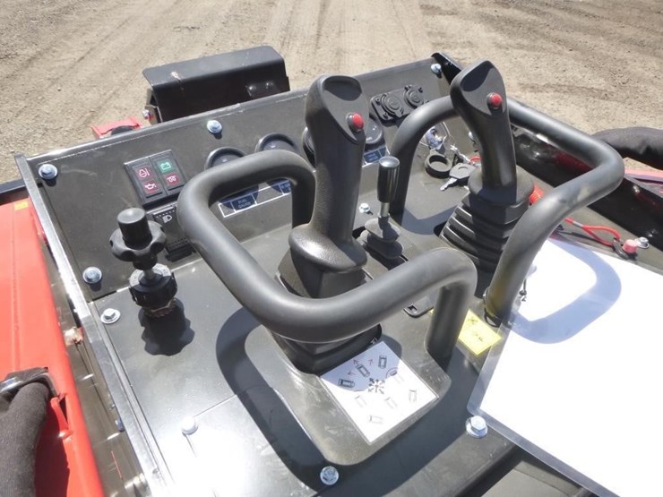 2026-sdlool-v1000-skid-steer-track-loader-image-14