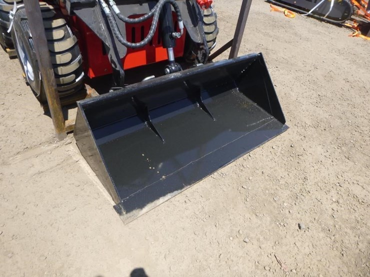 2026-sdlool-323tz-skid-steer-loader-image-8