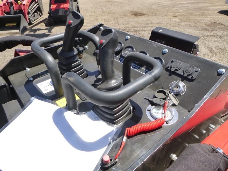 2026-sdlool-v1000-skid-steer-track-loader-image-15