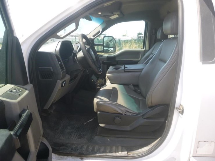 2019-ford-f550-image-10