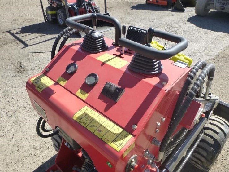 2026-sdlool-323tz-skid-steer-loader-image-15