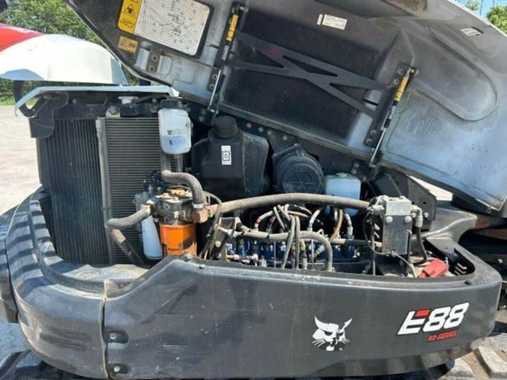 2022-bobcat-e88-image-30