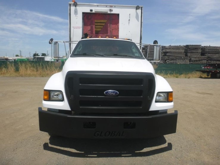 2012-ford-f650-image-8