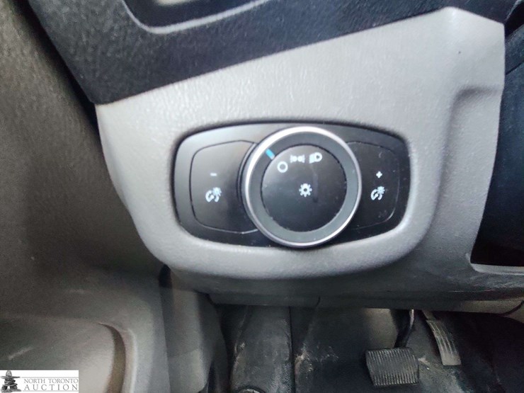2022-ford-transit-connect-image-22