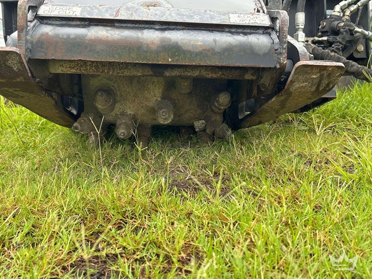 blue-diamond-skid-steer-rock-crusher-image-8