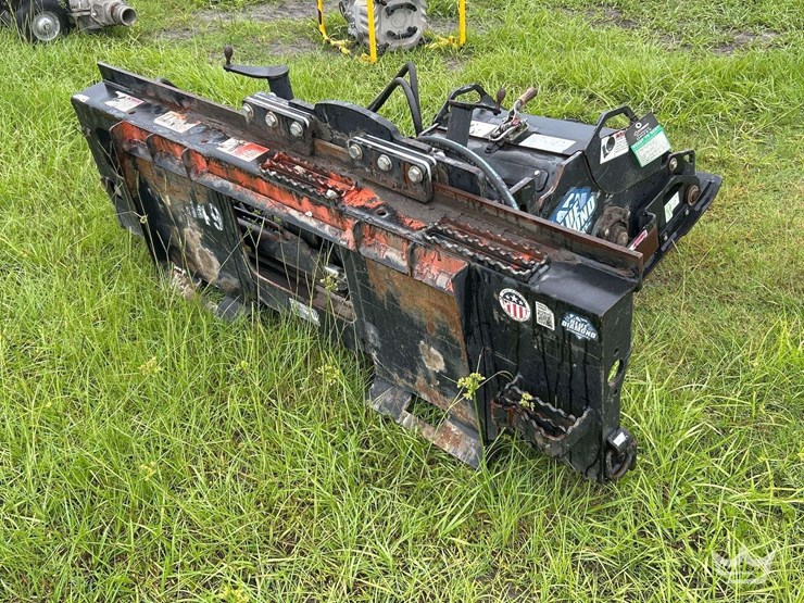 blue-diamond-skid-steer-rock-crusher-image-3
