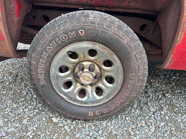 2011-chevrolet-1500-image-53