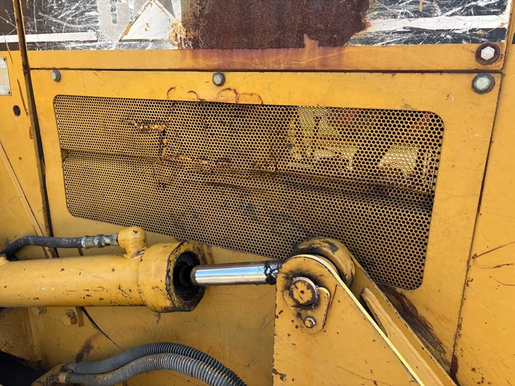 caterpillar-d5c-iii-image-30