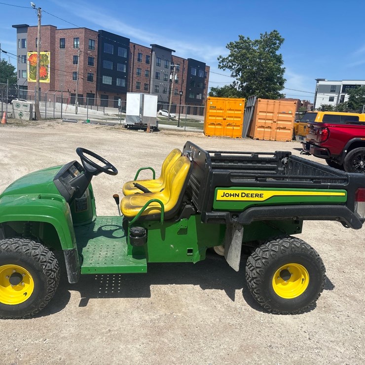 2016 JOHN DEERE GATOR