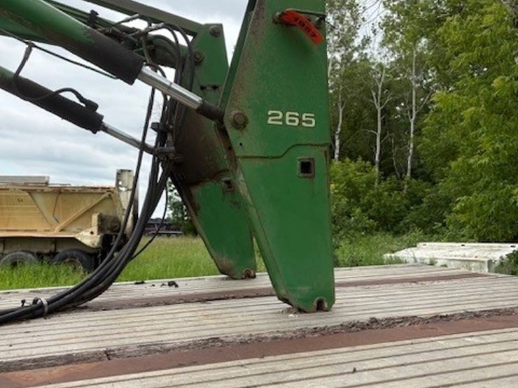 john-deere-265-image-4