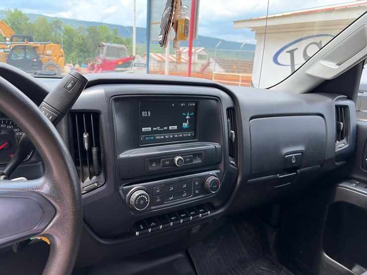 2018-chevrolet-2500-image-10