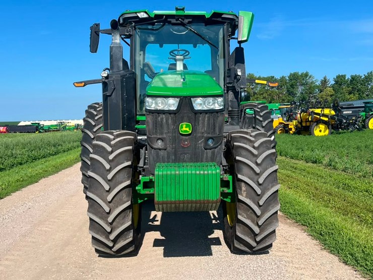 2023-john-deere-7r-210-image-16