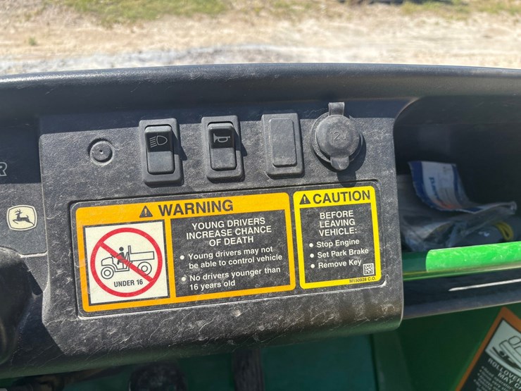 2016-john-deere-gator-image-31