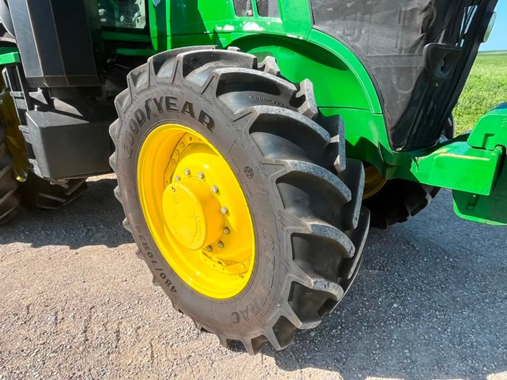 2023-john-deere-7r-210-image-27
