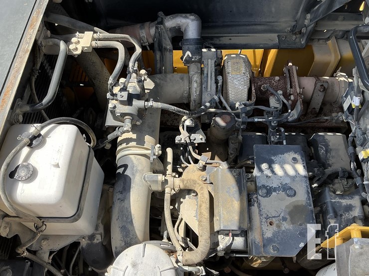 2017-komatsu-pc490-lc-11-image-16