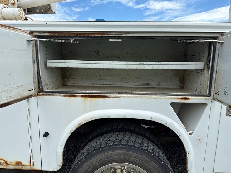 2001-ford-f450-image-33