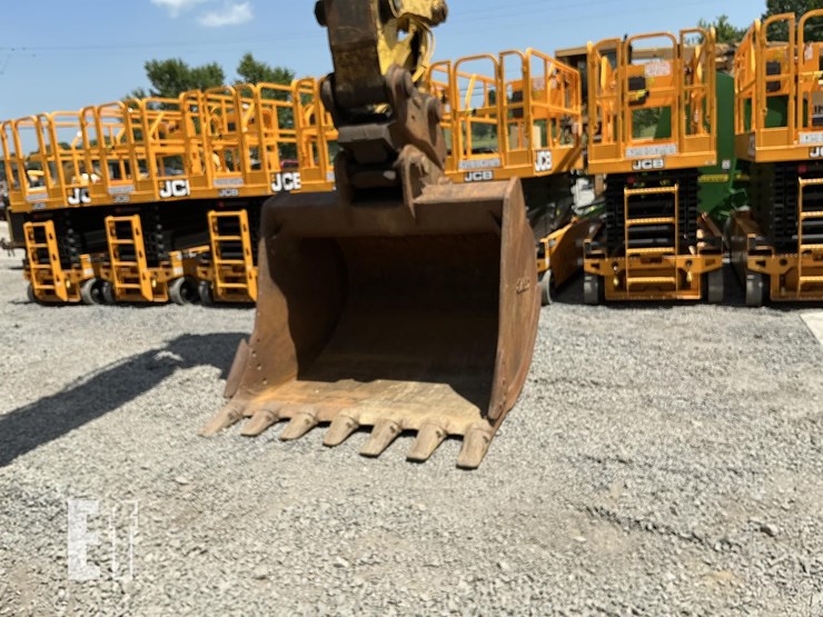2017-komatsu-pc490-lc-11-image-11