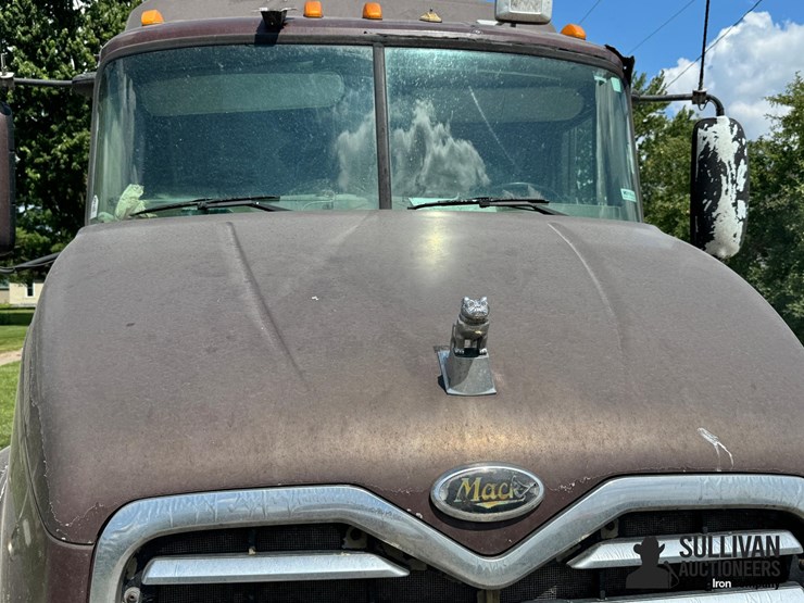 2001-mack-cx613-vision-t/a-sleeper-truck-tractor-image-10