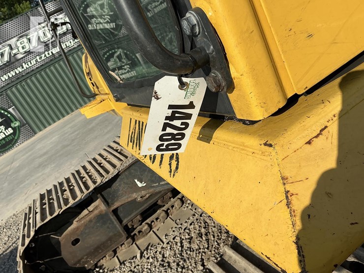 komatsu-pc210-lc-11-image-19