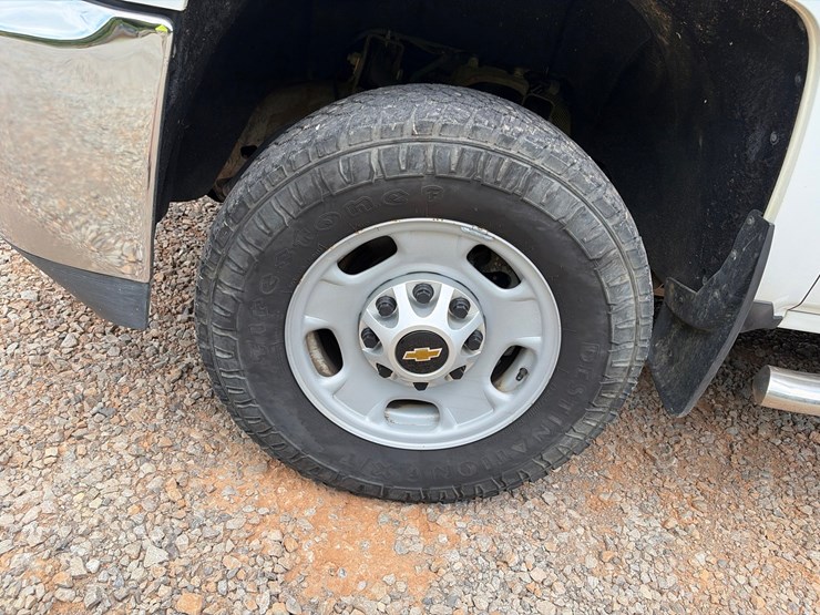 2018-chevrolet-2500-image-33