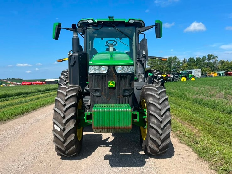 2023-john-deere-7r-210-image-17