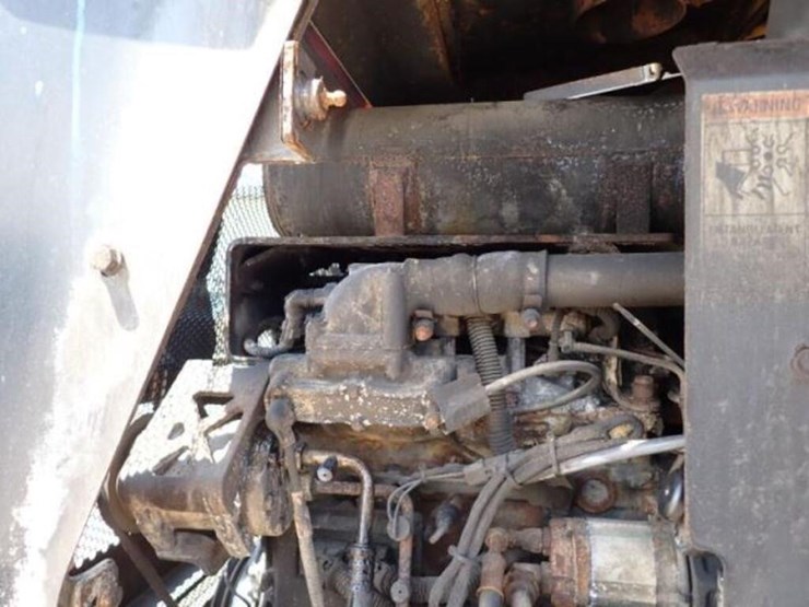 2011-new-holland-w110b-image-59