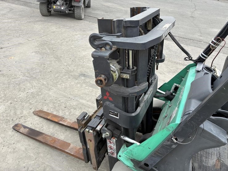 2019-mitsubishi-fgc25n-image-8