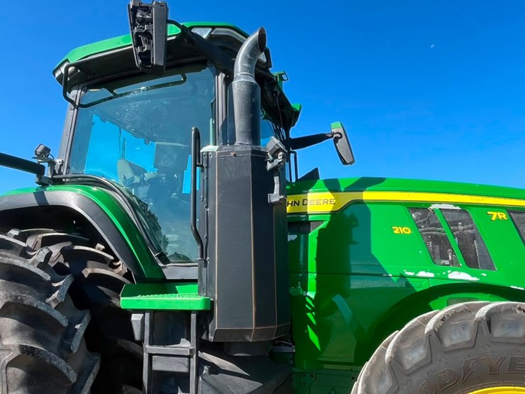 2023-john-deere-7r-210-image-52