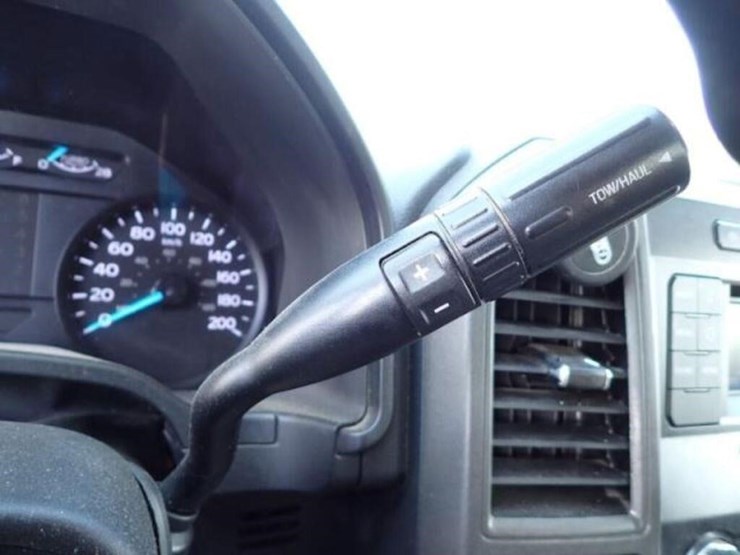 2019-ford-f350-xl-image-16
