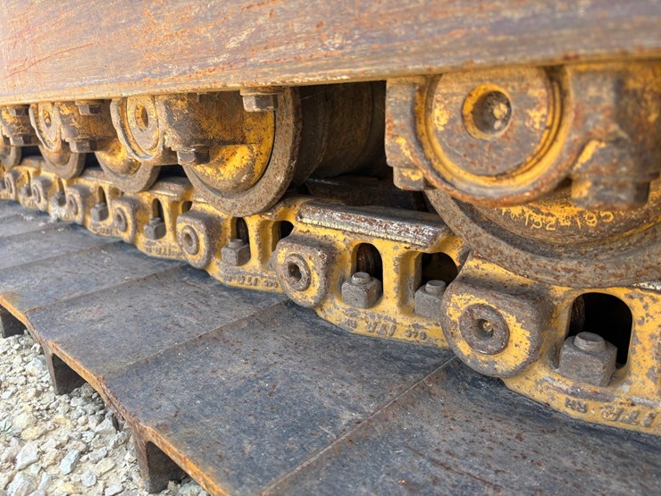 caterpillar-d5c-iii-image-75