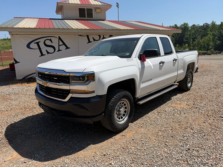 2019-chevrolet-silverado-1500-image-1