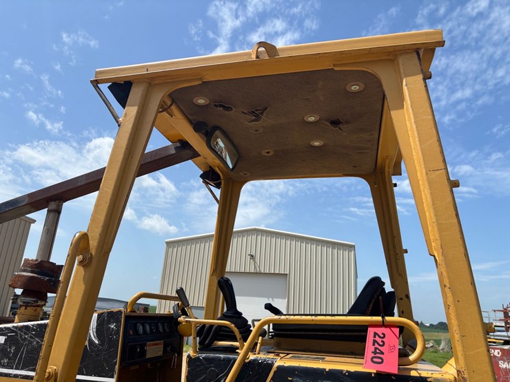 caterpillar-d5c-iii-image-17